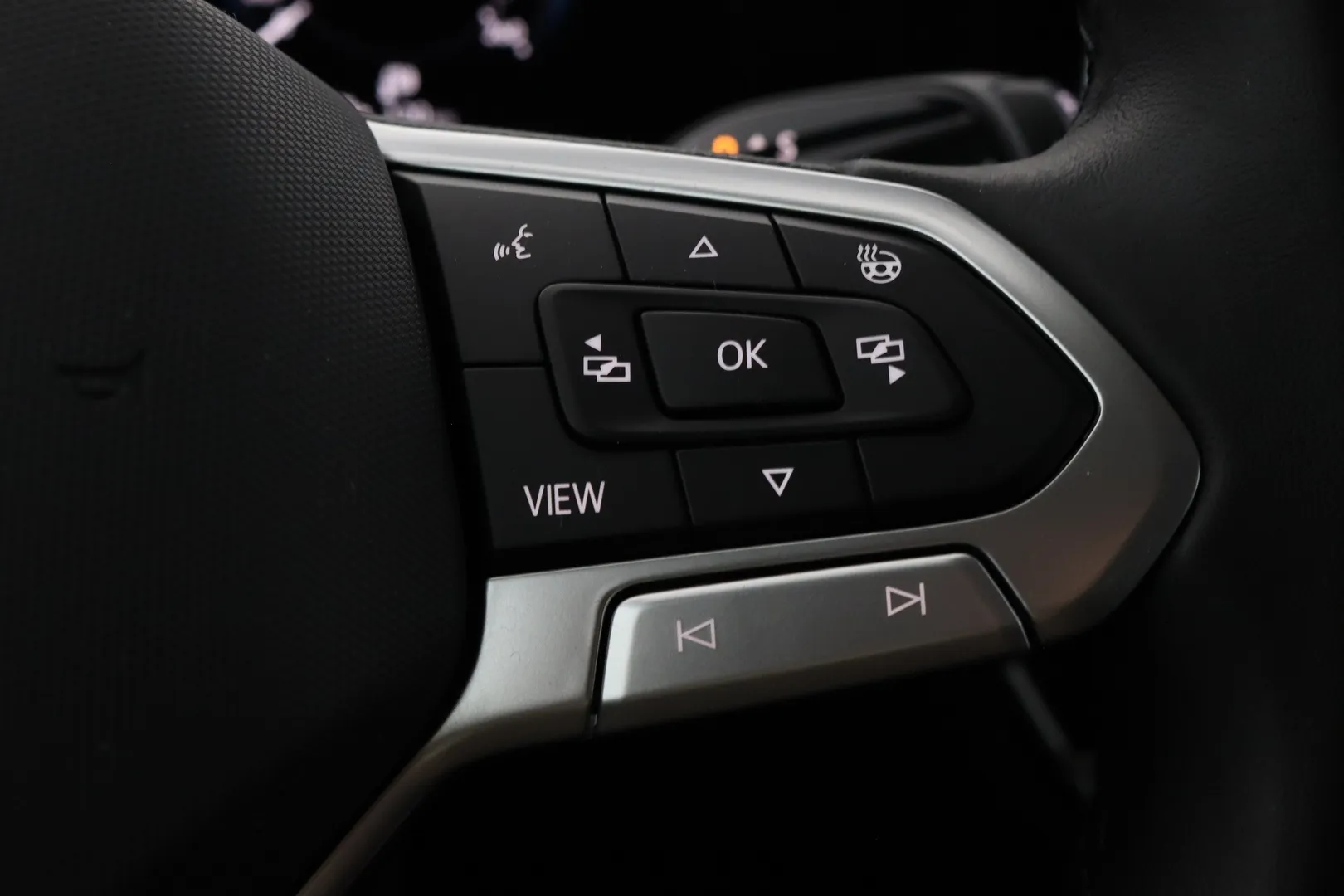 Volkswagen Passat LST-298 carousel image