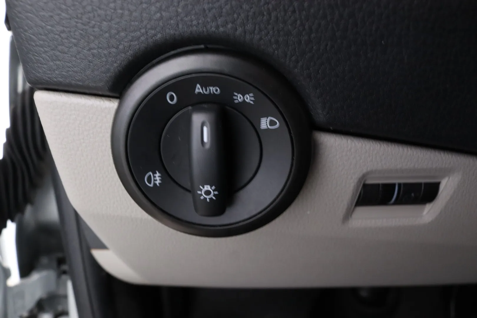 Volkswagen Transporter CMI-701 carousel image