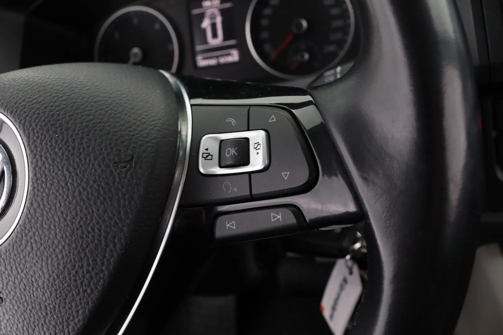 Volkswagen Transporter CMI-701 carousel image