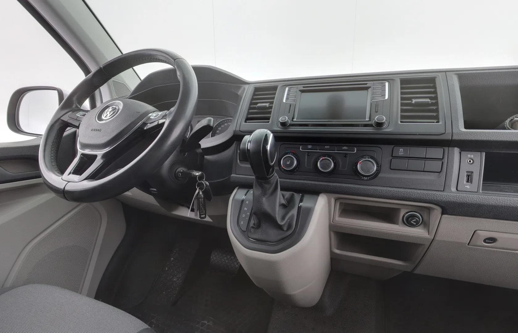 Volkswagen Transporter CMI-701 carousel image