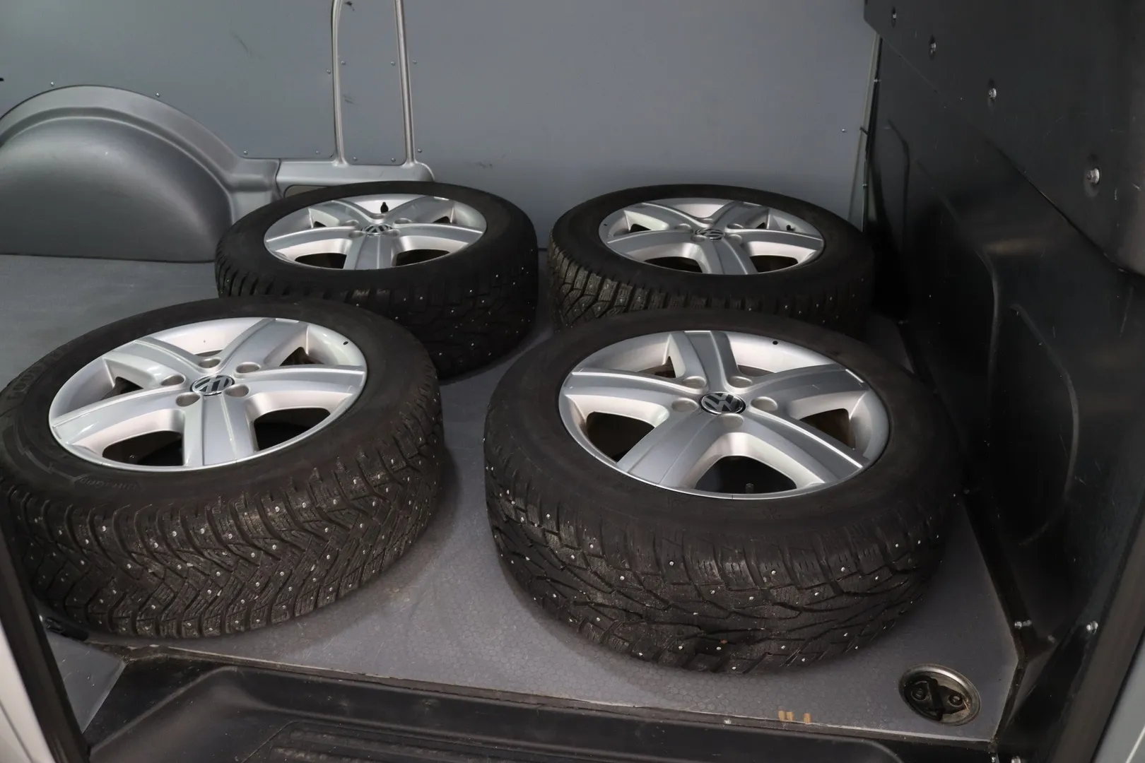 Volkswagen Transporter CMI-701 carousel image