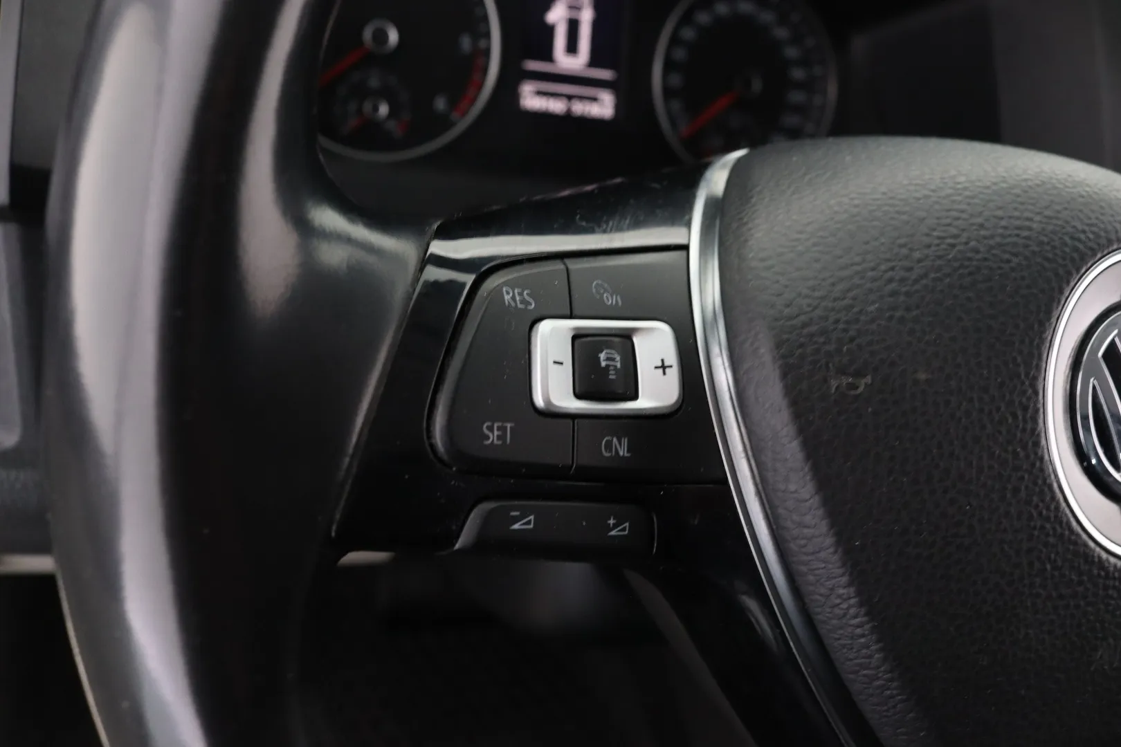 Volkswagen Transporter CMI-701 carousel image