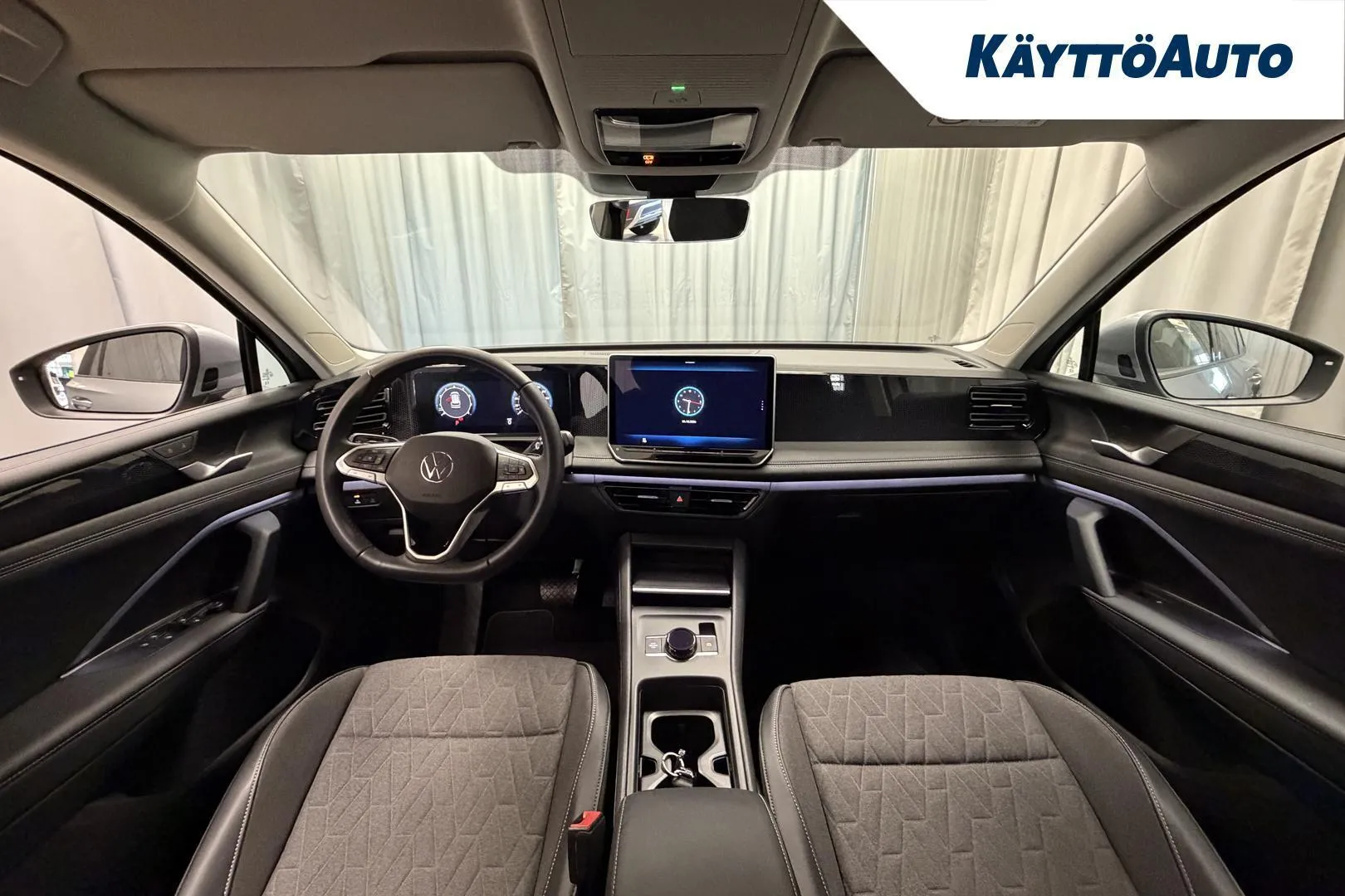 Volkswagen Tiguan ZPJ-679 carousel image