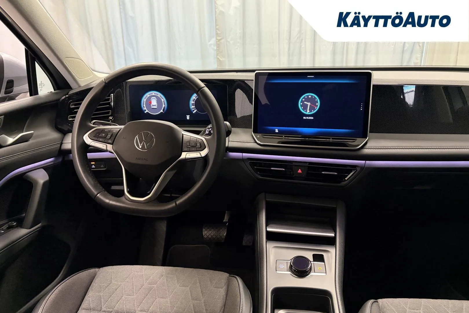 Volkswagen Tiguan ZPJ-679 carousel image