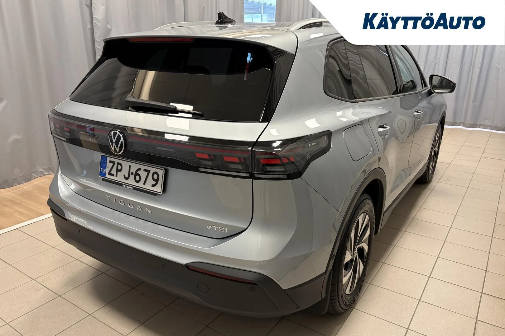 Volkswagen Tiguan ZPJ-679 carousel image