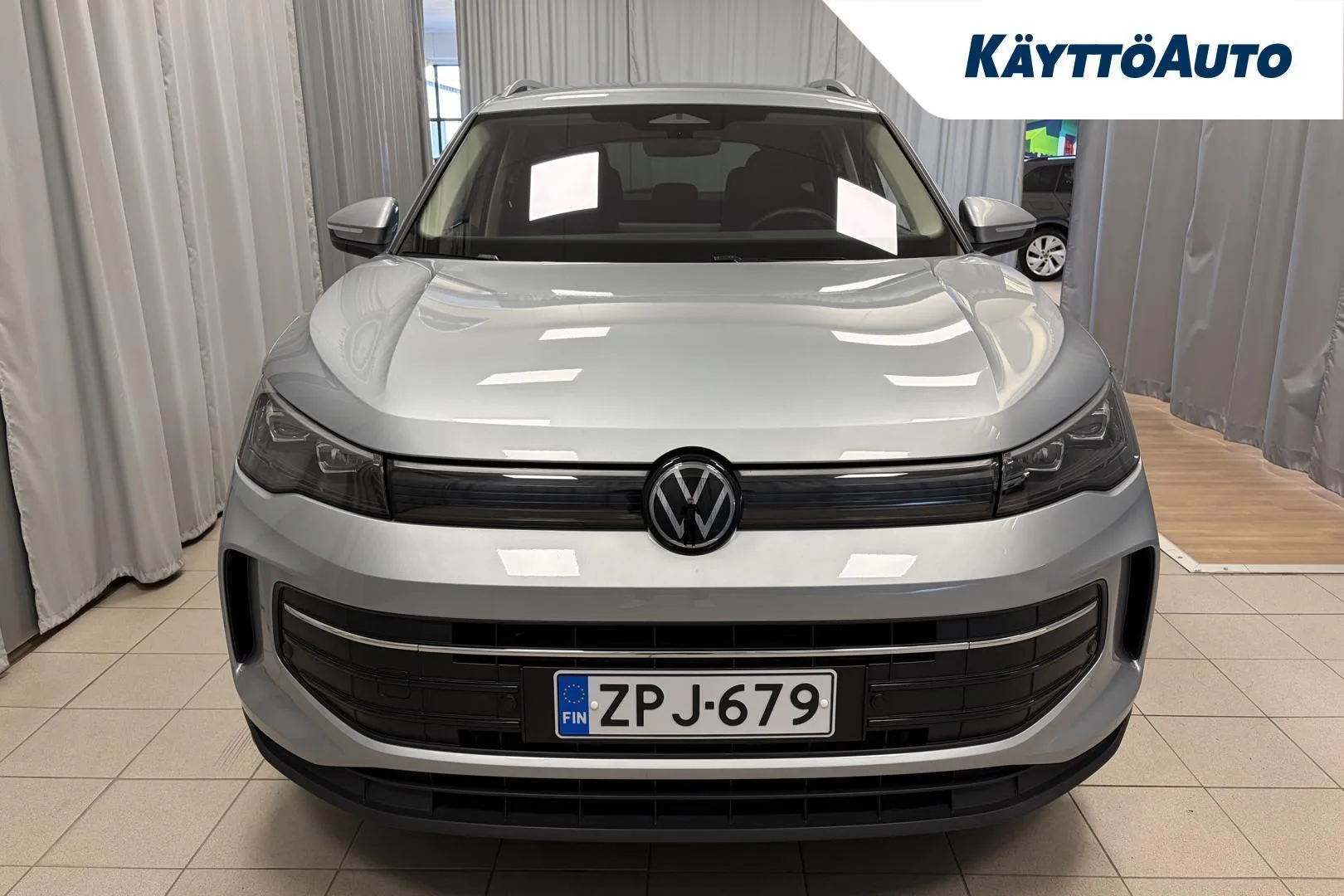 Volkswagen Tiguan ZPJ-679 carousel image