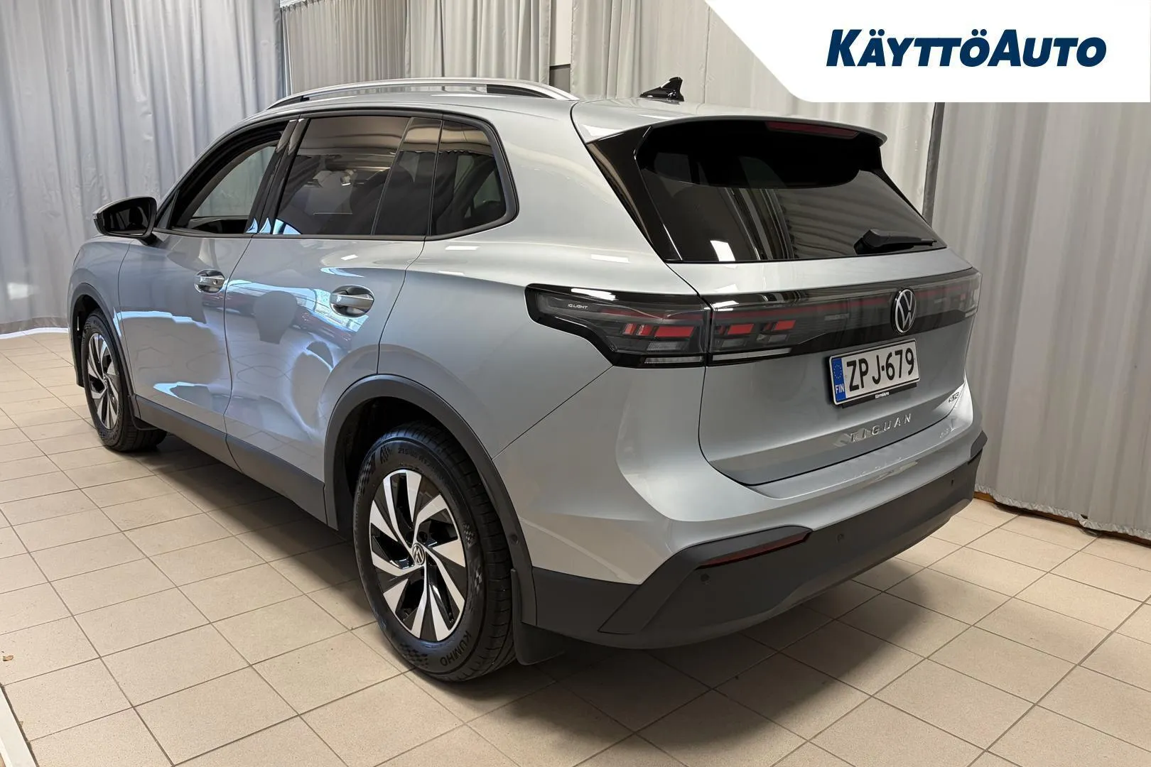 Volkswagen Tiguan ZPJ-679 carousel image
