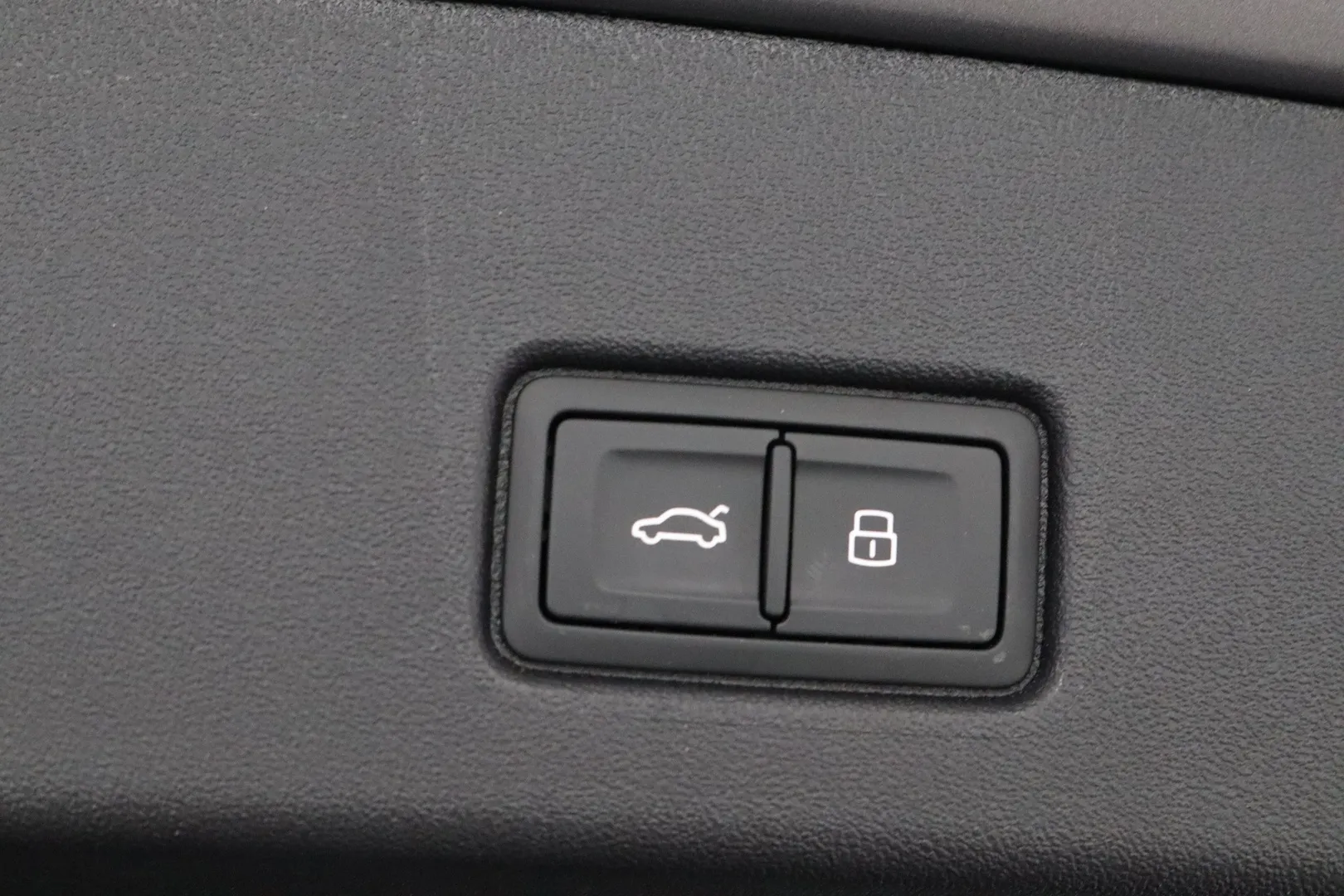 Audi Q4 e-tron ISH-419 carousel image