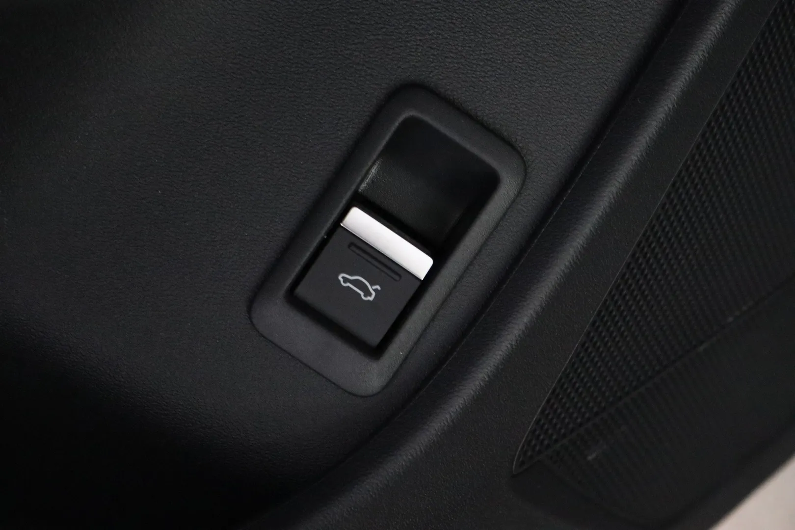 Audi Q4 e-tron ISH-419 carousel image
