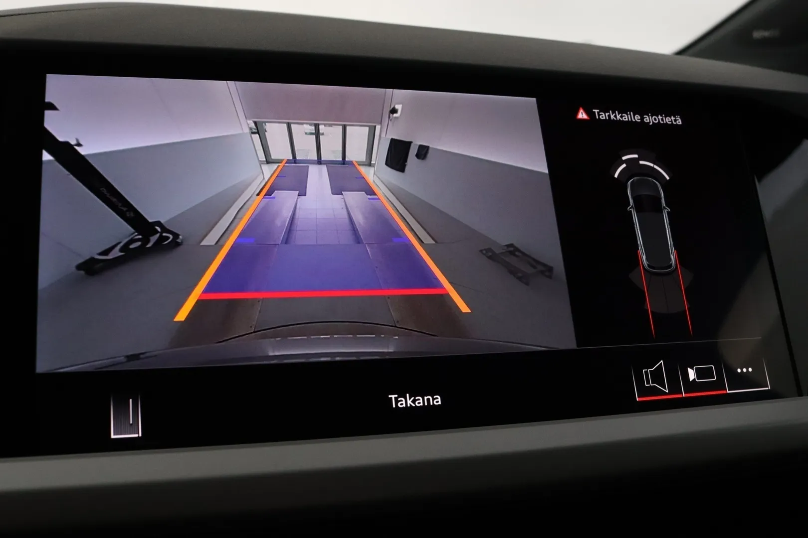 Audi Q4 e-tron ISH-419 carousel image