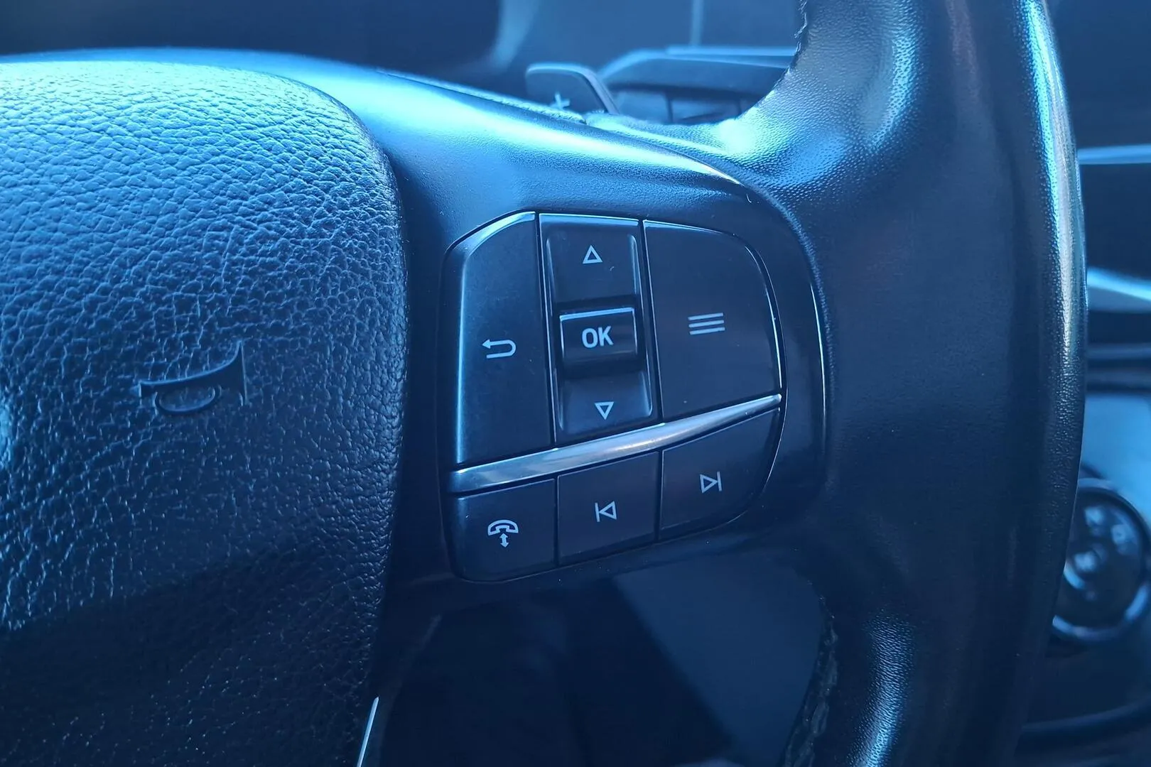 Ford Transit GRF-904 carousel image