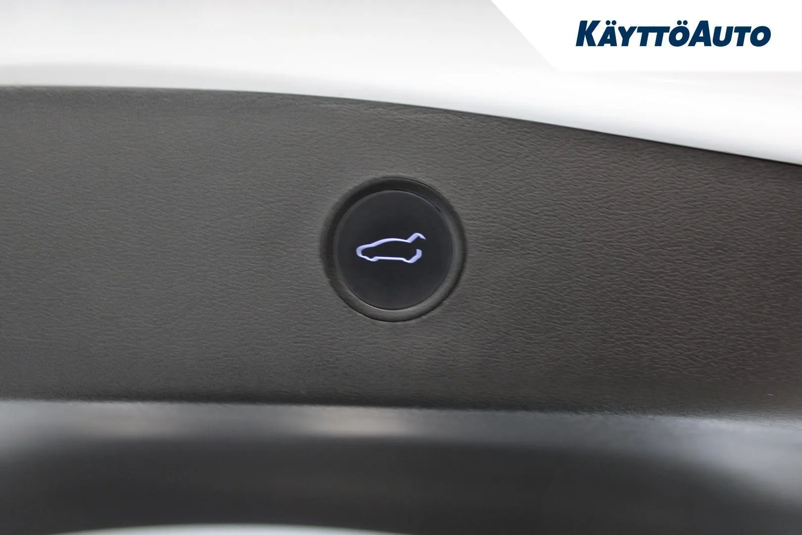 Tesla Model 3 OZE-648 carousel image