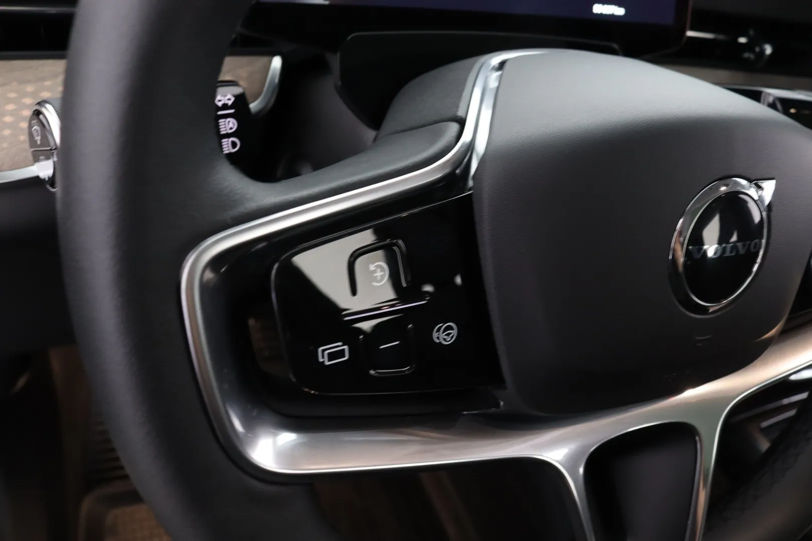 Volvo EX90 FSF-407 carousel image