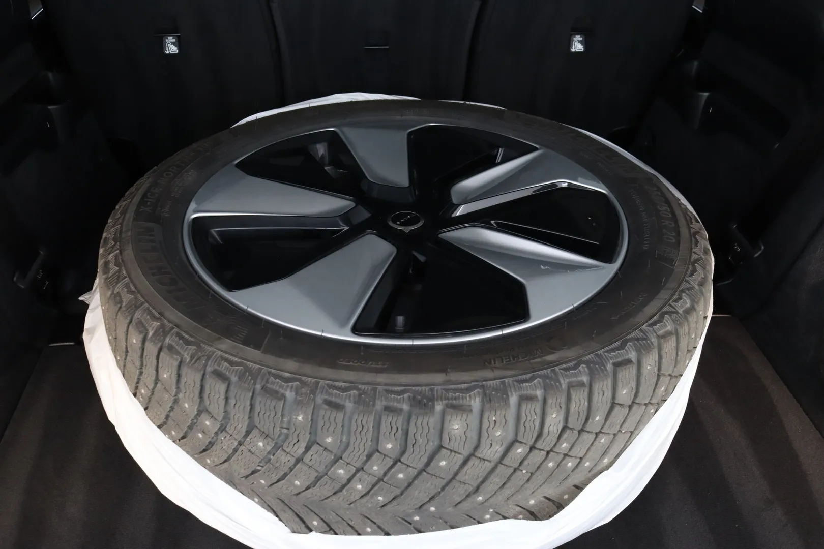 Volvo EX90 FSF-407 carousel image
