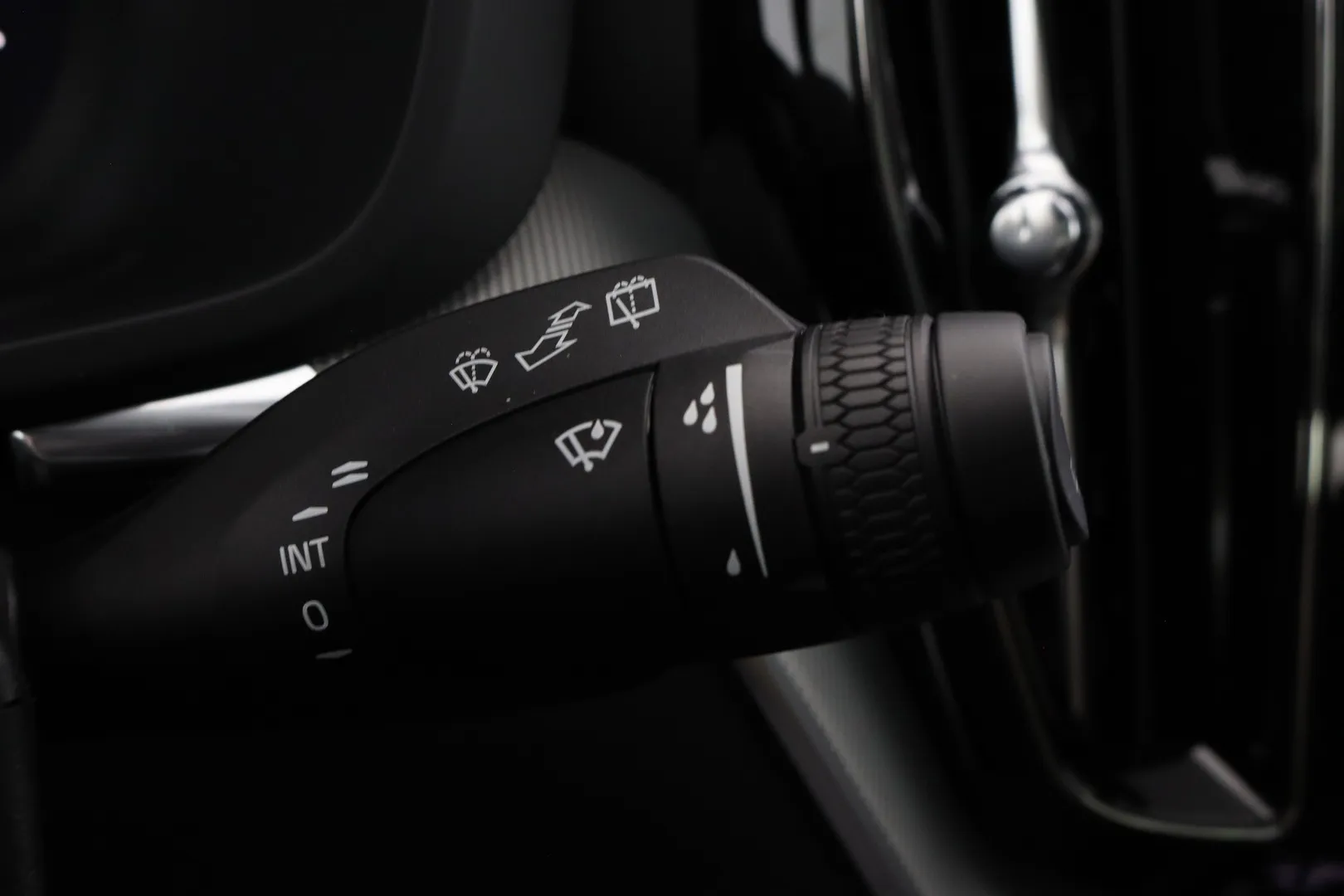 Volvo XC60 KXA-460 carousel image