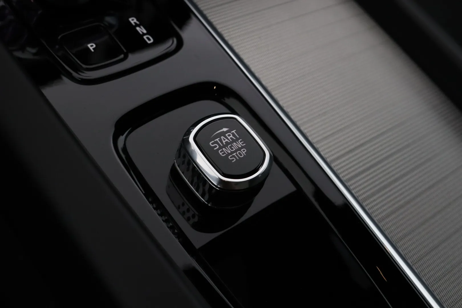 Volvo XC60 KXA-460 carousel image