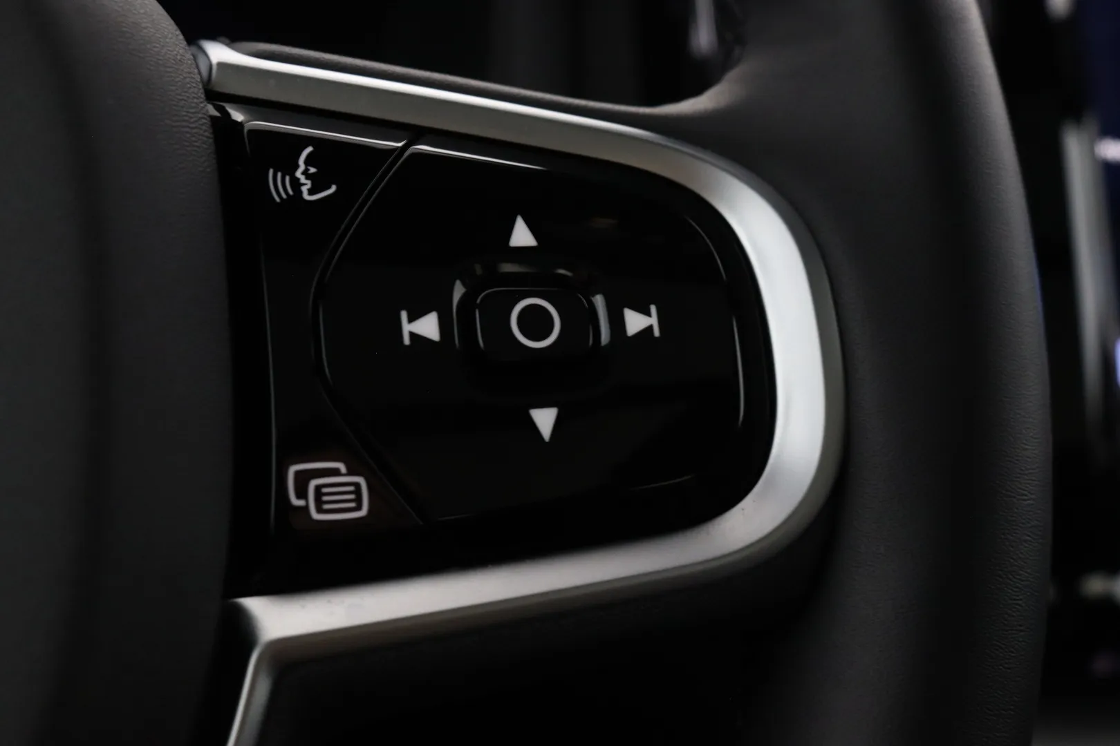 Volvo XC60 KXA-460 carousel image