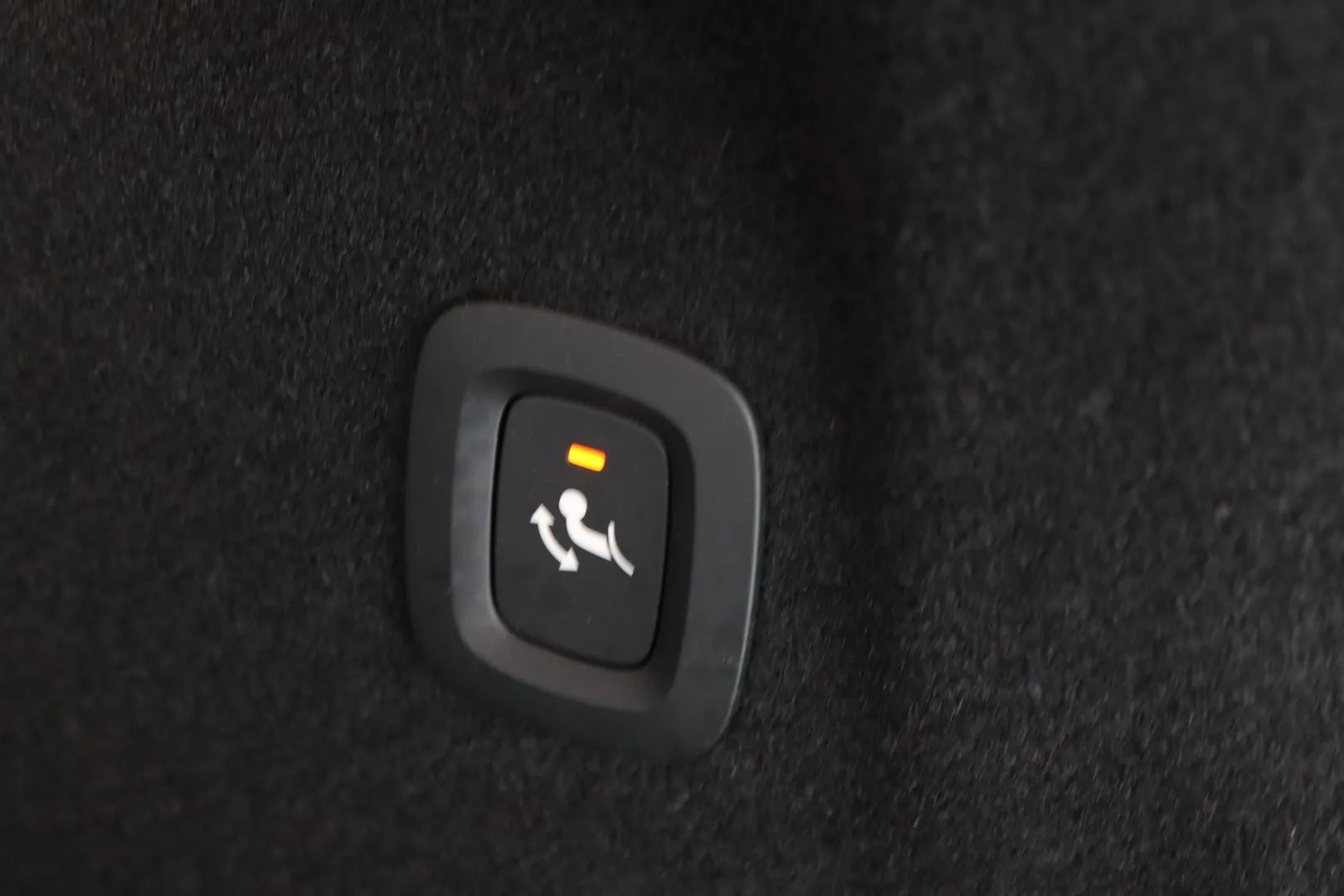 Volvo XC60 KXA-460 carousel image