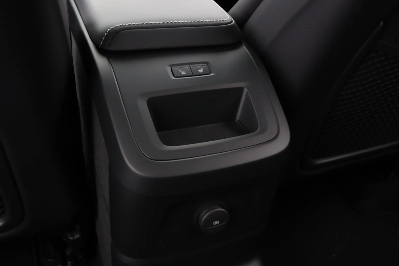 Volvo XC60 KXA-460 carousel image