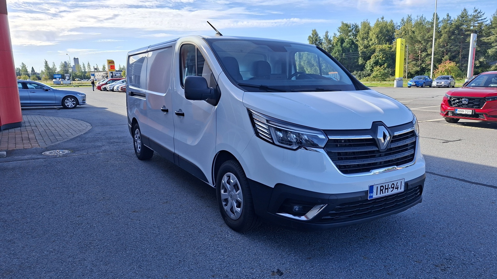 Renault Trafic 2023, photo 2/8