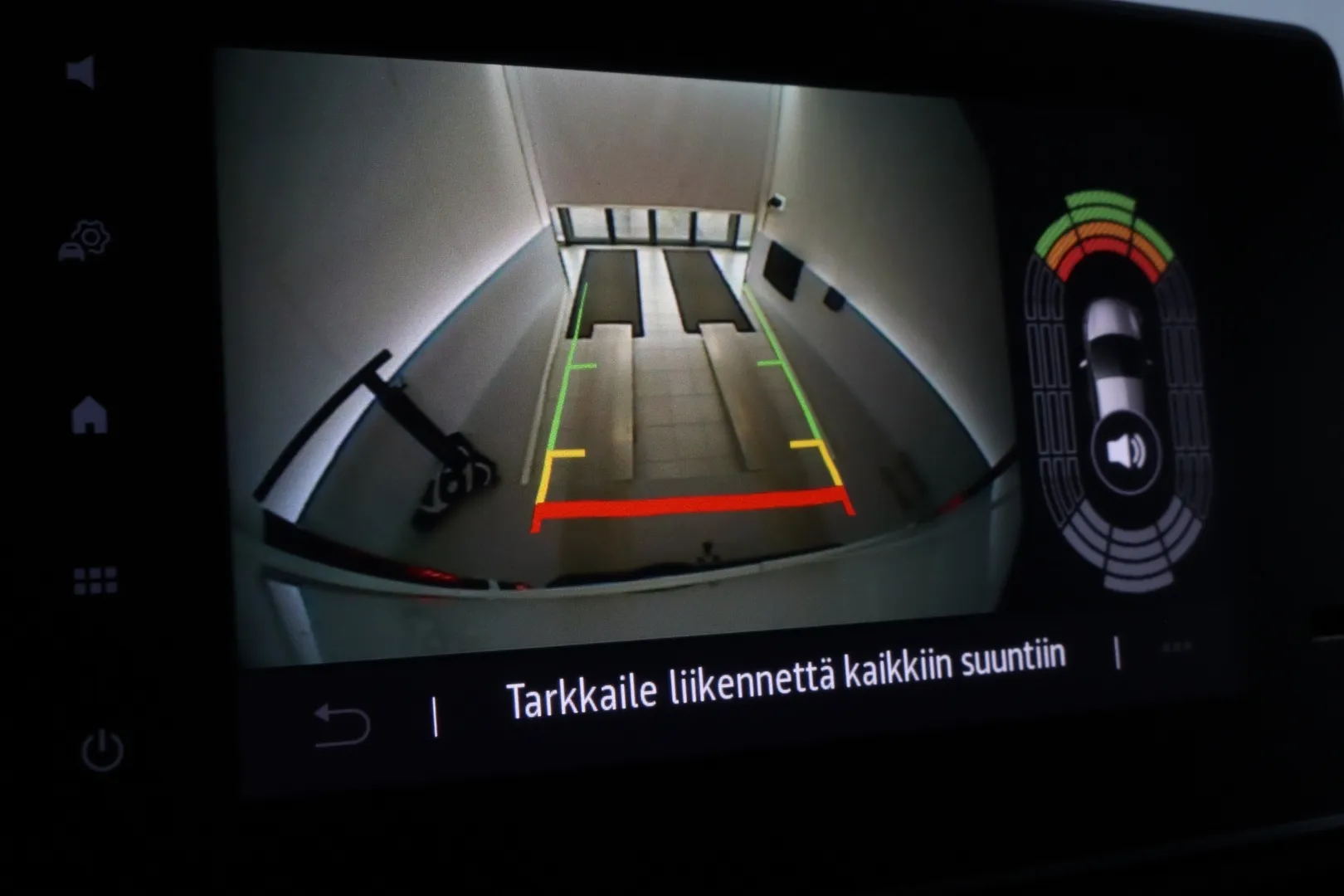 Renault Trafic IRH-941 carousel image