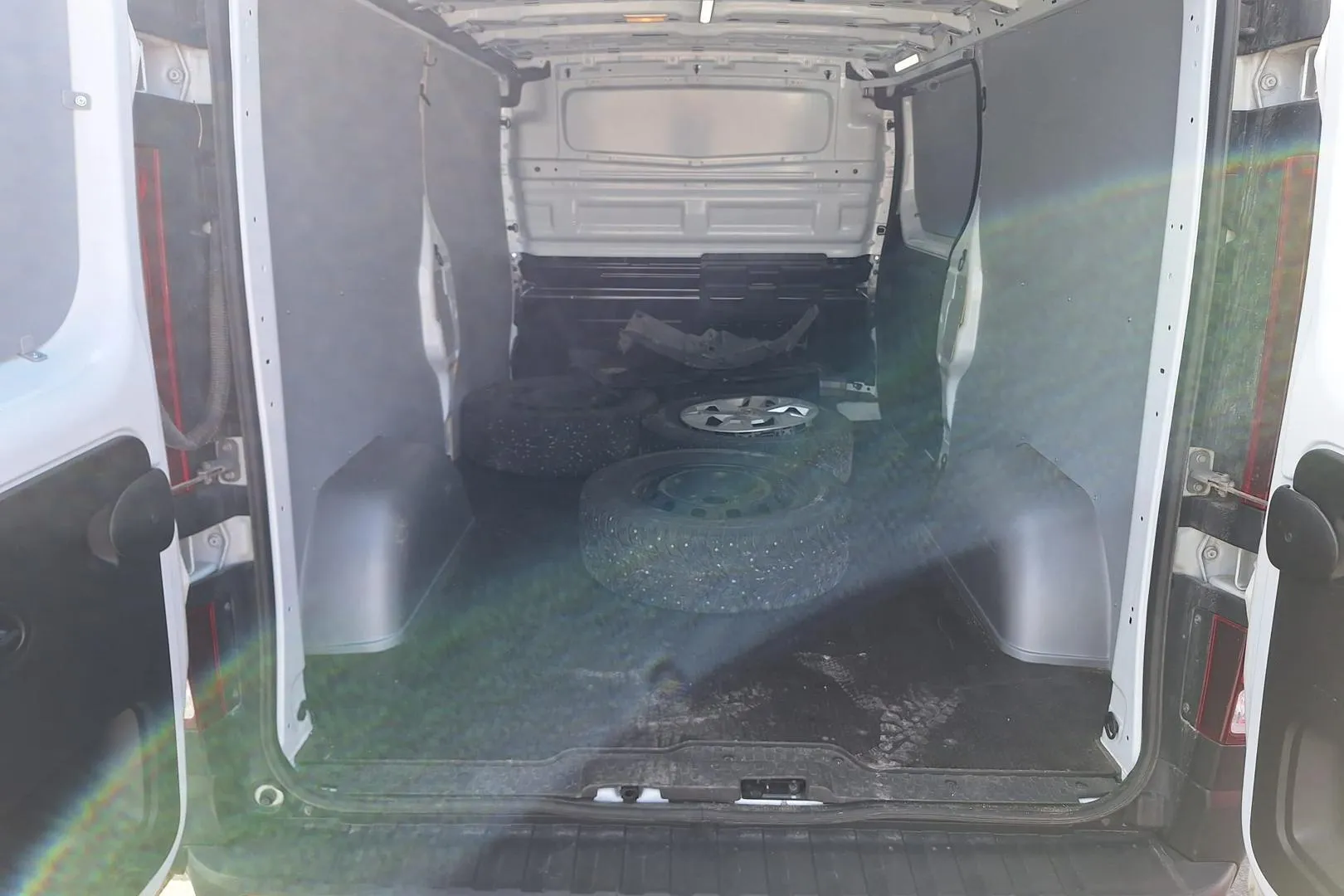 Renault Trafic IRH-941 carousel image