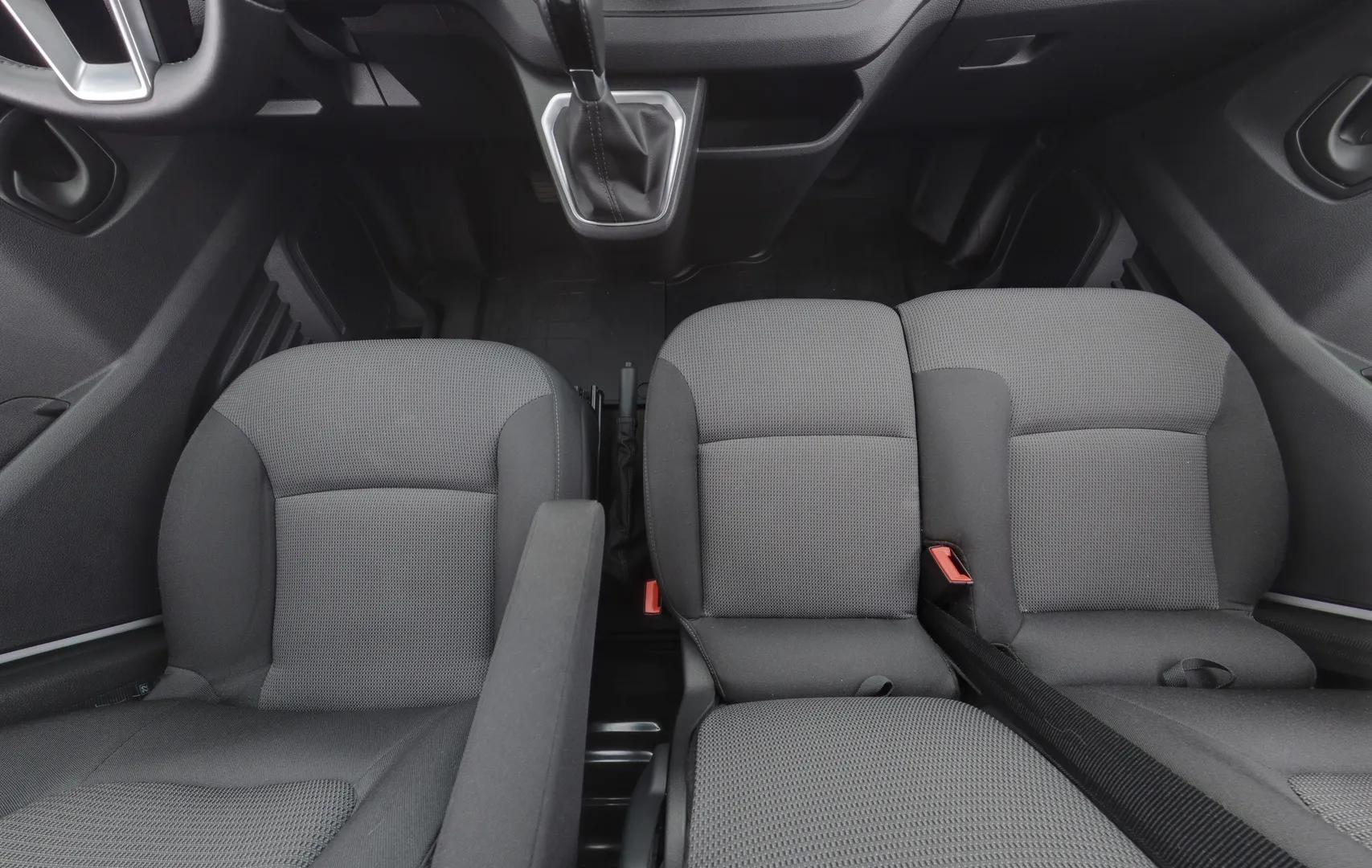 Renault Trafic IRH-941 carousel image