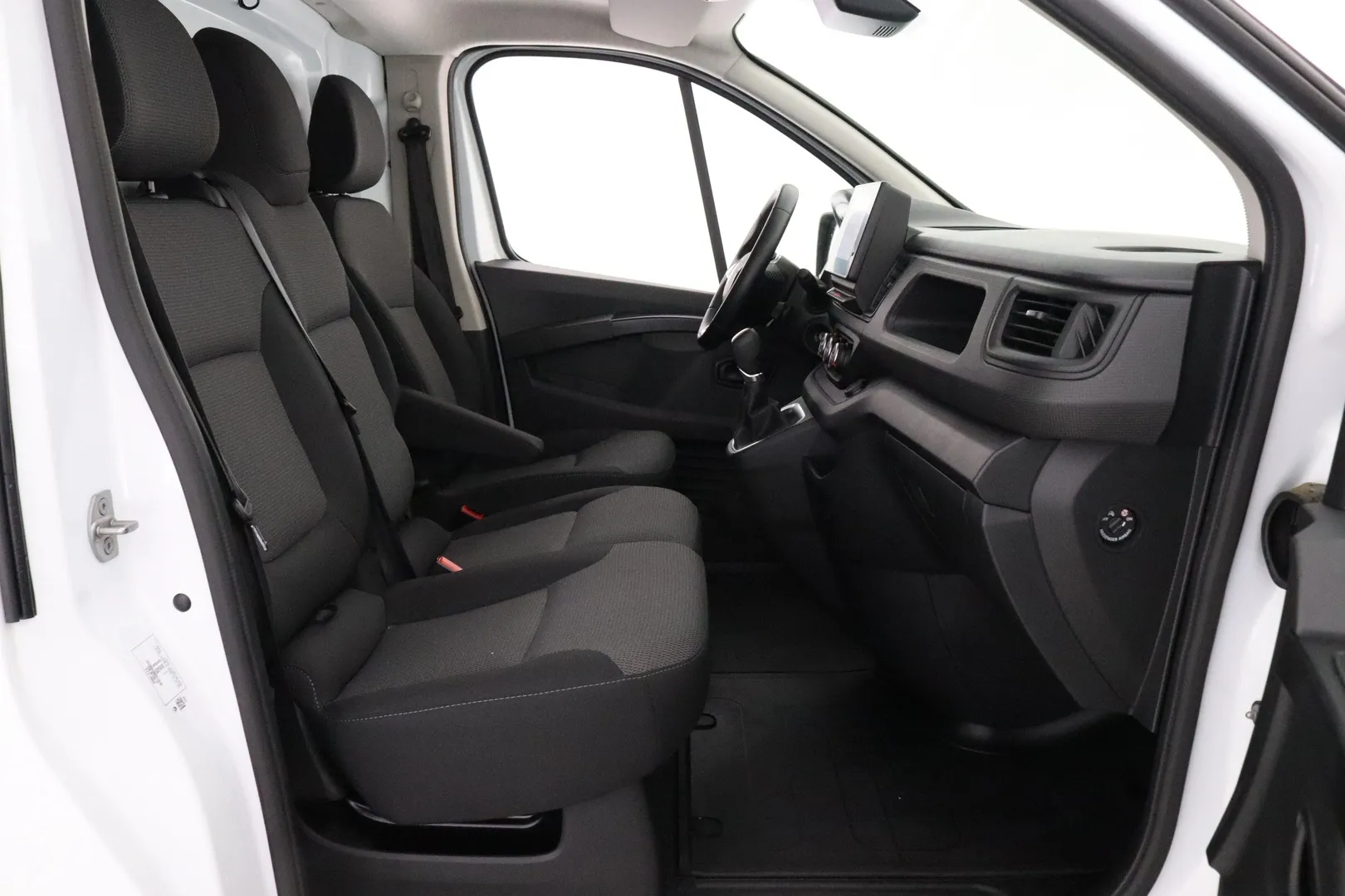 Renault Trafic IRH-941 carousel image