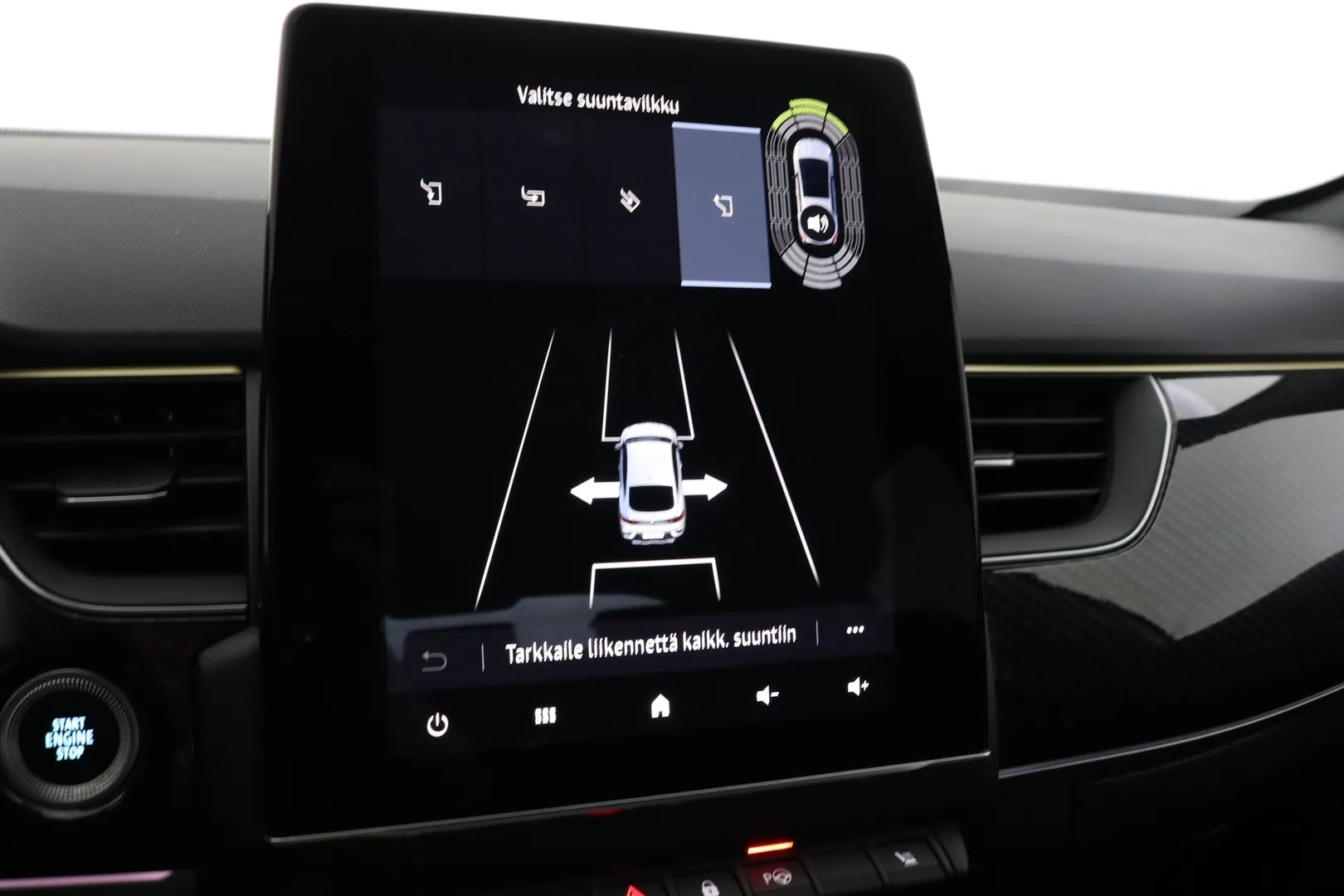 Renault Arkana YLY-588 carousel image