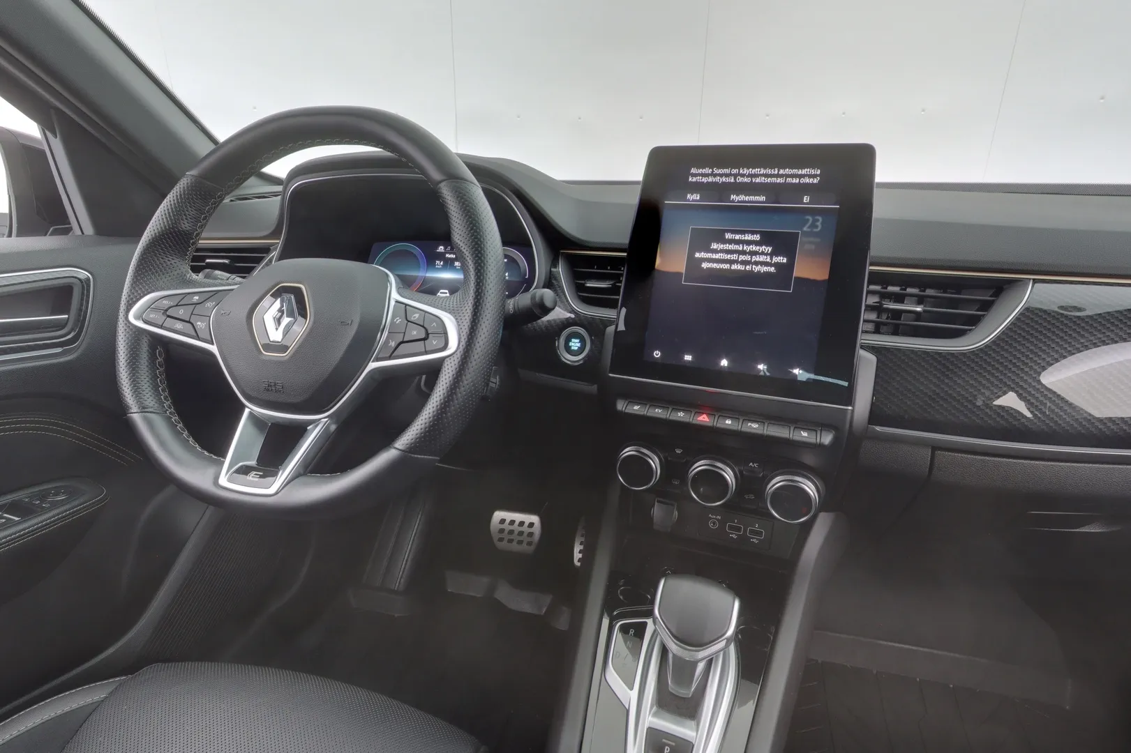 Renault Arkana YLY-588 carousel image