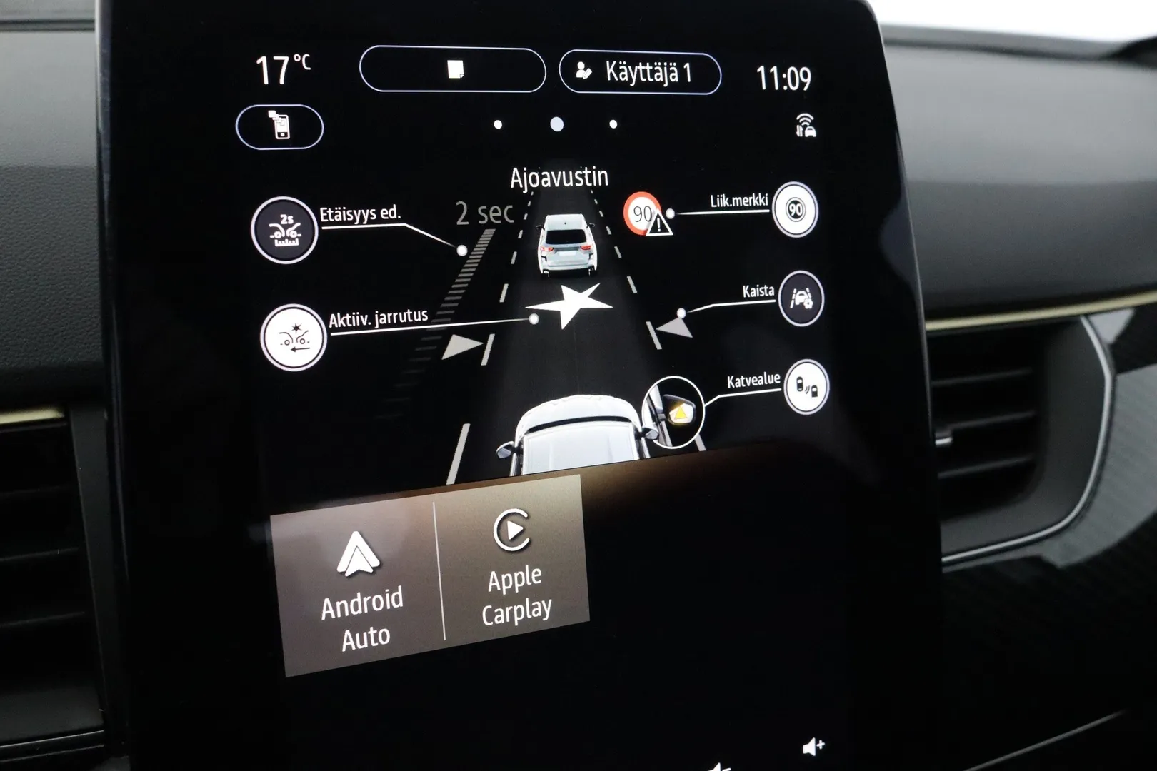 Renault Arkana YLY-588 carousel image