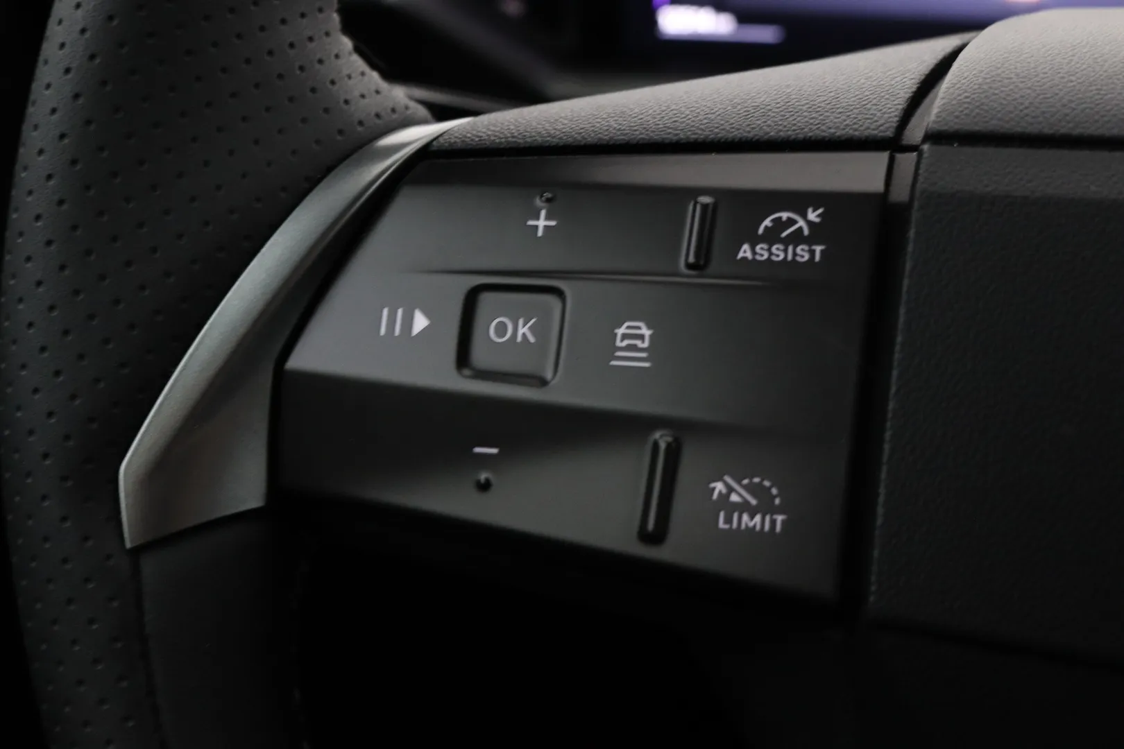 Opel Grandland JNT-954 carousel image