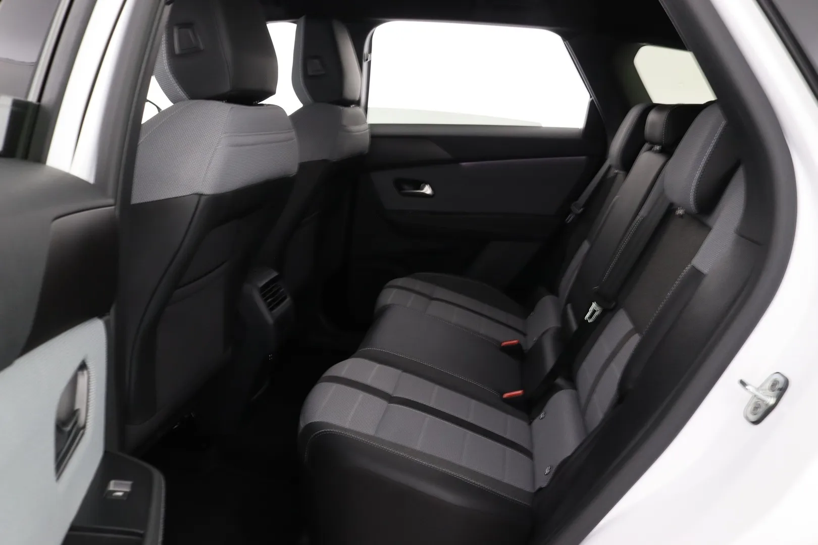 Opel Grandland JNT-954 carousel image