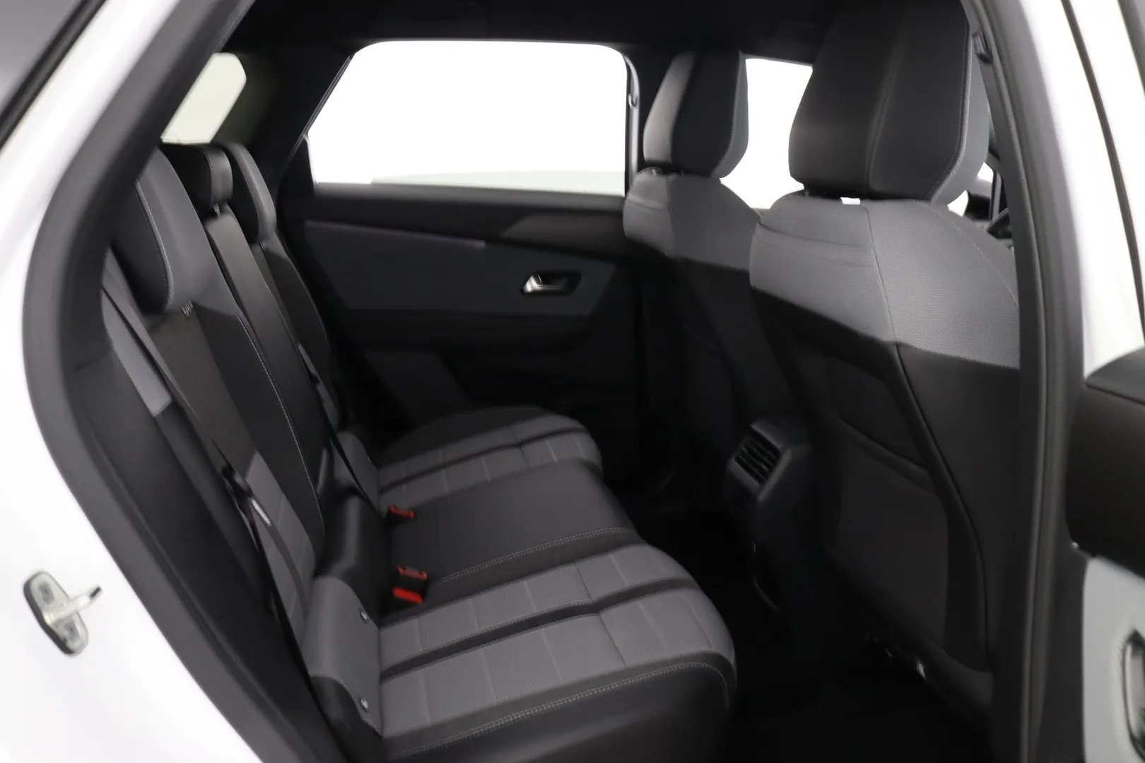 Opel Grandland JNT-954 carousel image