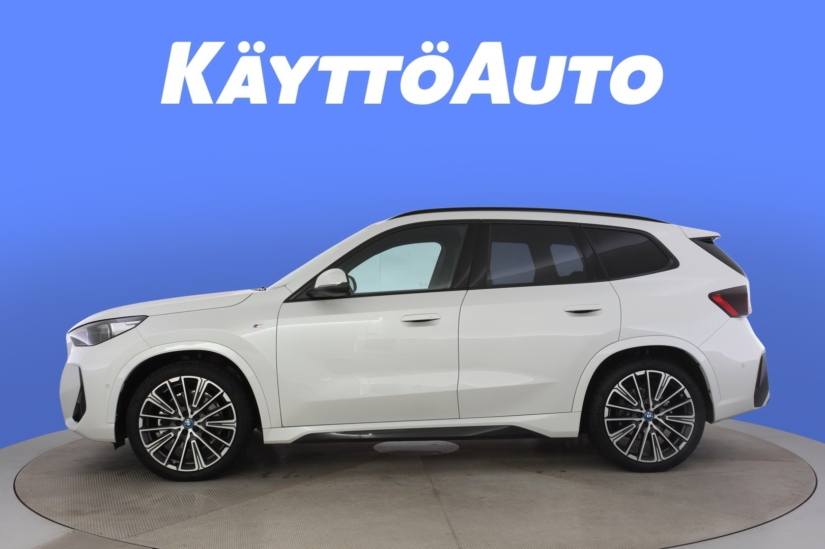 BMW iX1 U11 xDrive30 Charged Edition 2025, kuva 2/39