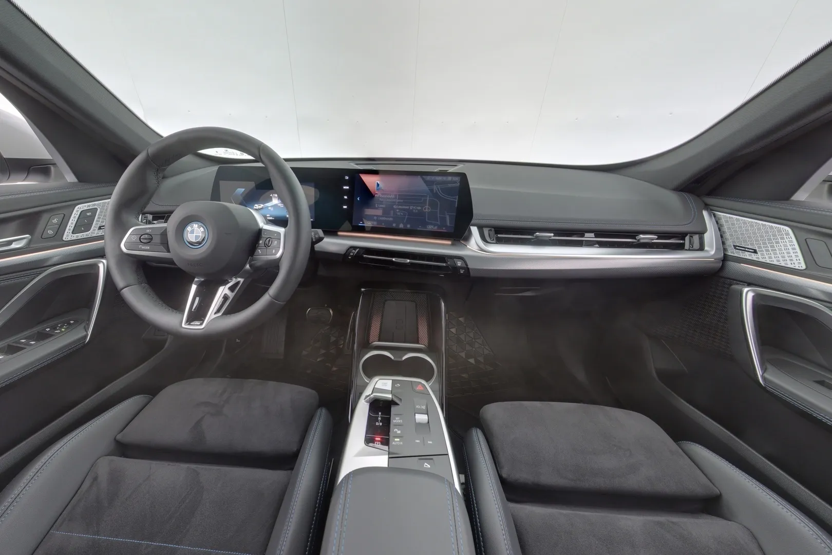 BMW iX1 ISN-635 carousel image