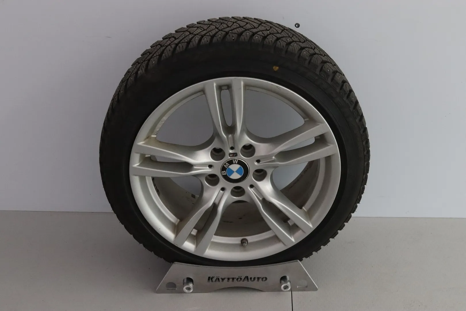 BMW 330 CMT-542 carousel image