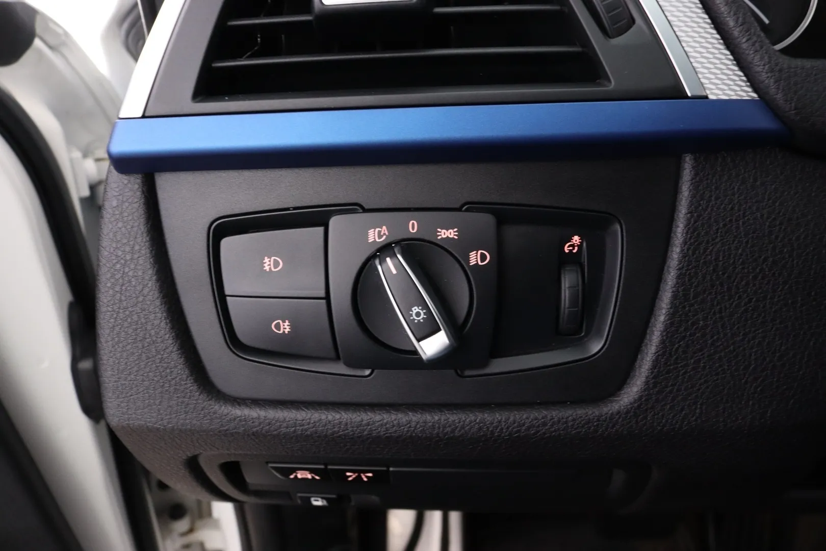 BMW 330 CMT-542 carousel image