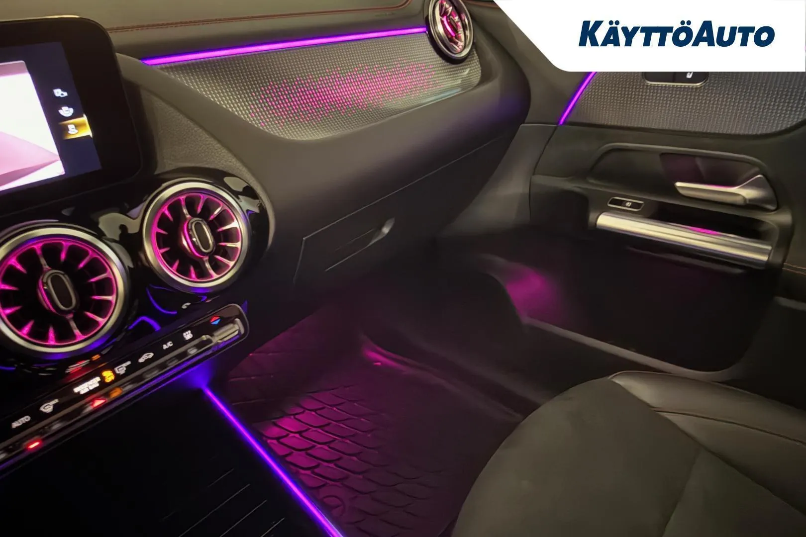 Mercedes-Benz EQA SRJ-948 carousel image