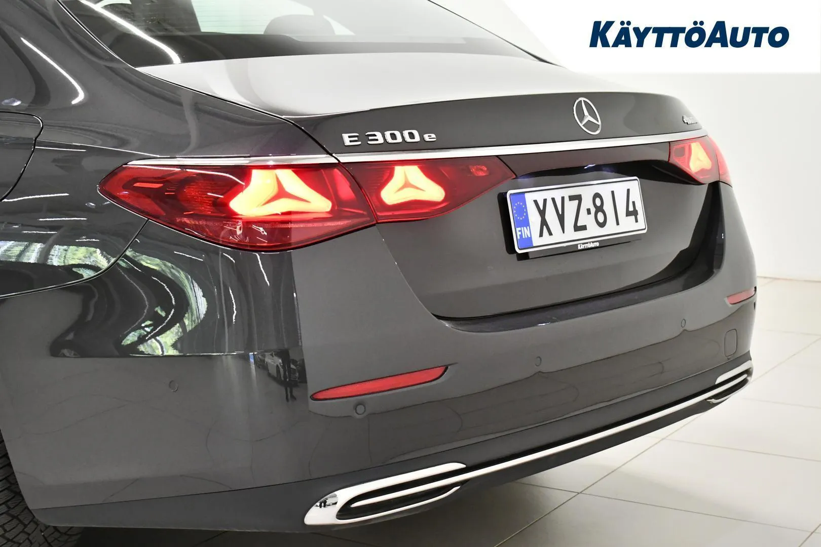 Mercedes-Benz E XVZ-814 carousel image