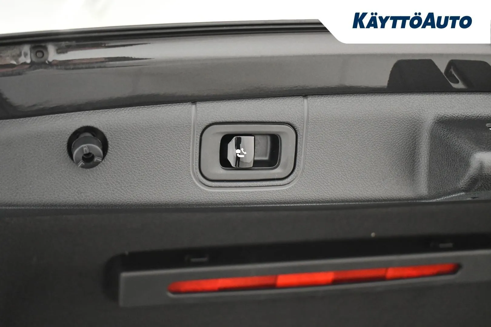 Mercedes-Benz E XVZ-814 carousel image