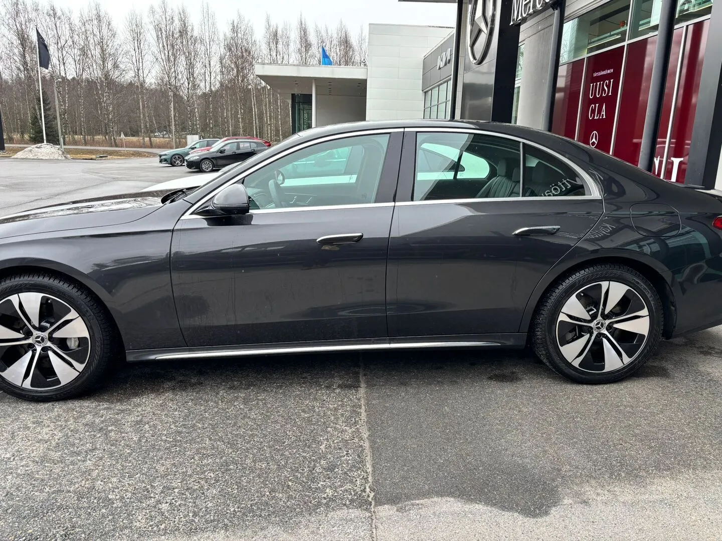 Mercedes-Benz E XVZ-814 carousel image