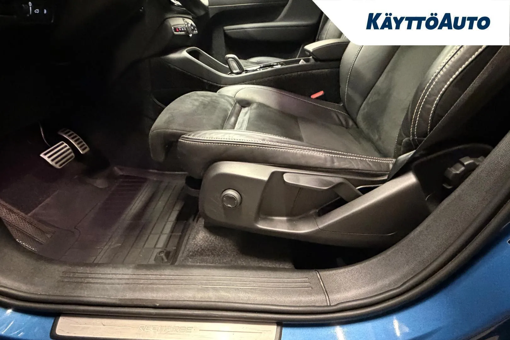 Volvo XC40 RUH-503 carousel image