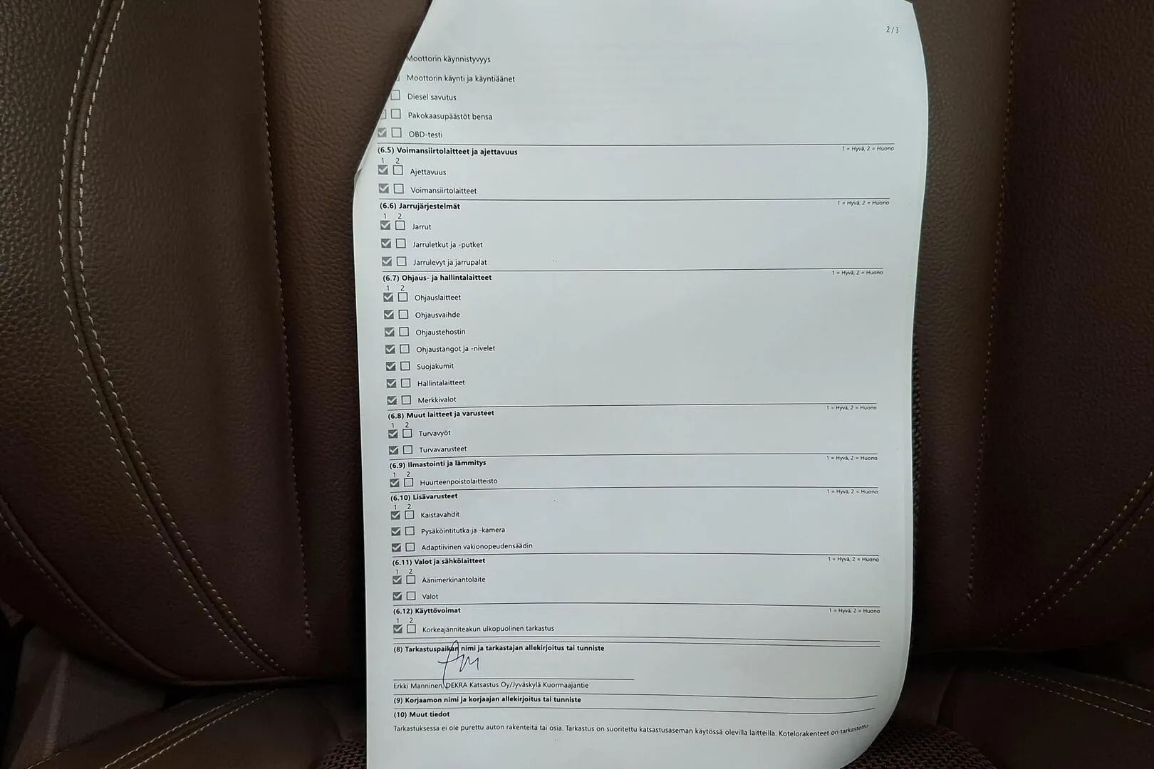 Mercedes-Benz E CPO-814 carousel image