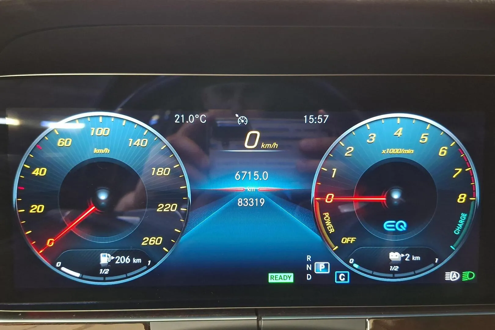 Mercedes-Benz E CPO-814 carousel image