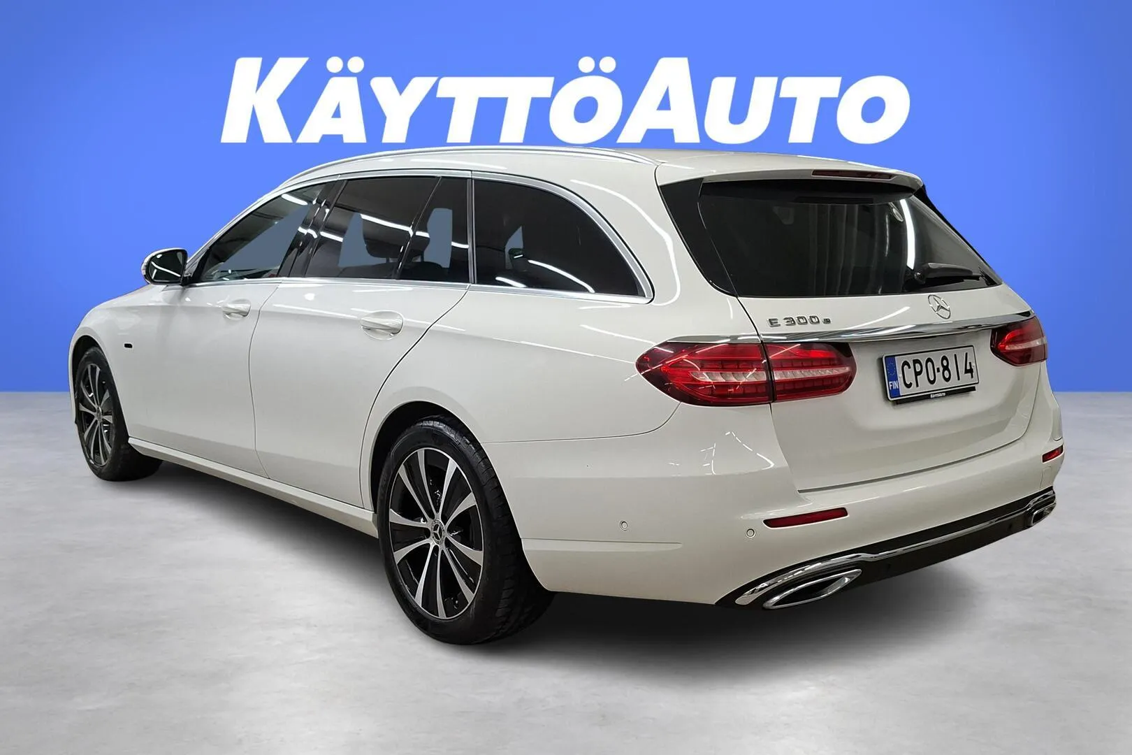 Mercedes-Benz E CPO-814 carousel image
