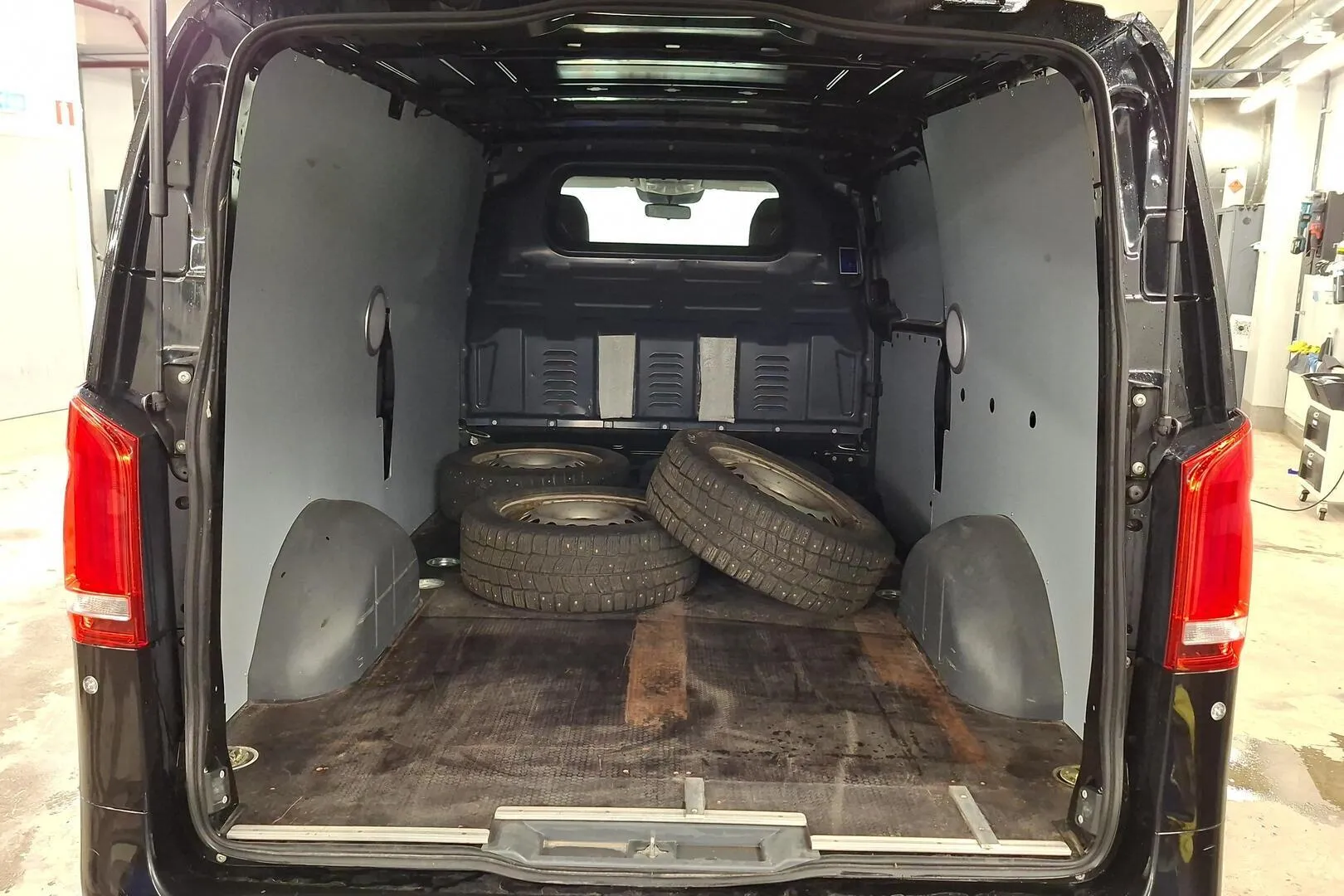 Mercedes-Benz Vito STD-2 carousel image