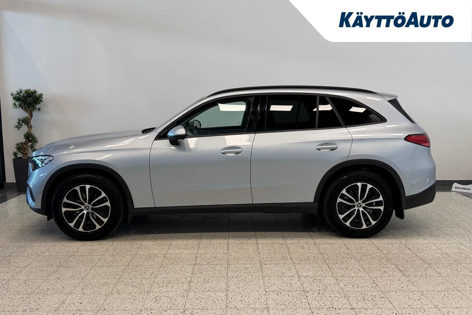 Mercedes-Benz GLC XSU-722 carousel image