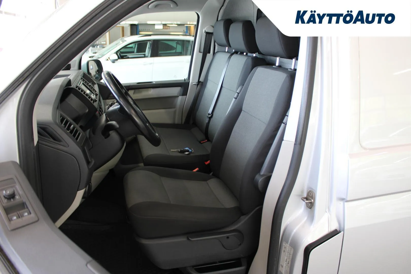 Volkswagen Transporter MUZ-176 carousel image