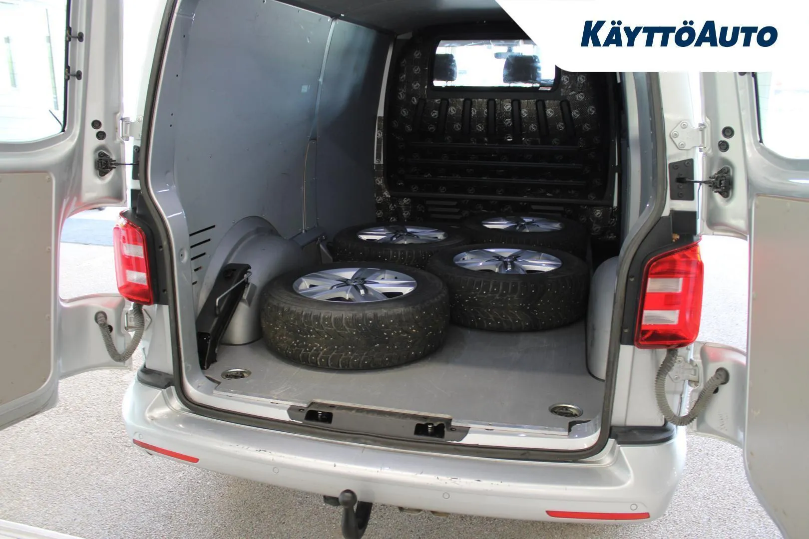 Volkswagen Transporter MUZ-176 carousel image